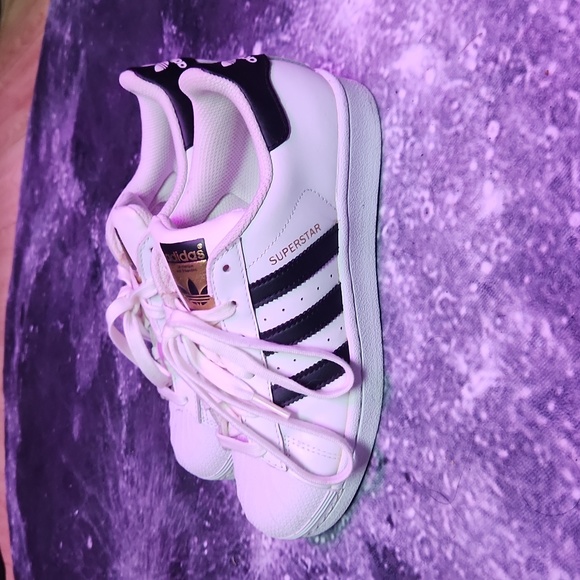 Adidas women's Sneaker - Picture 3 of 5